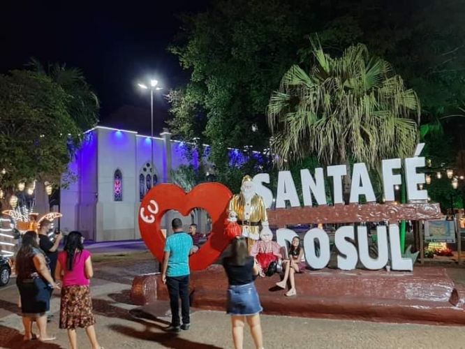 Informa Mais - Decoração do Sonho de Natal de Santa Fé do Sul foi